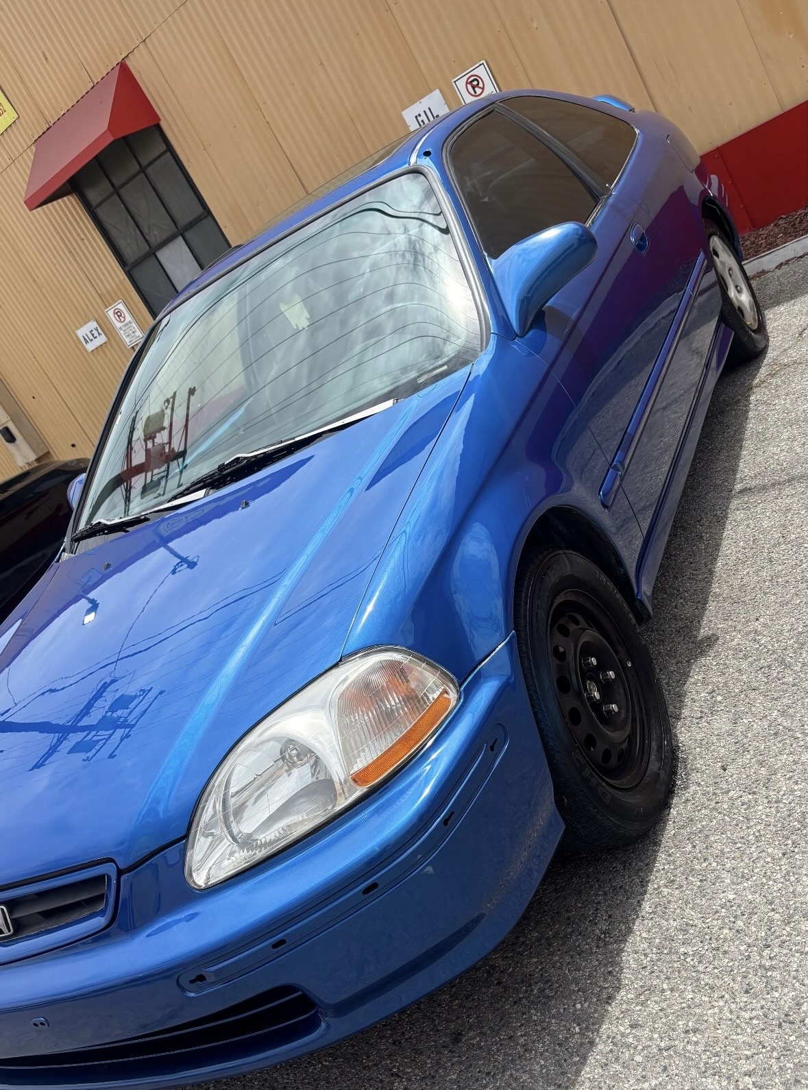 Blue Honda finished paint